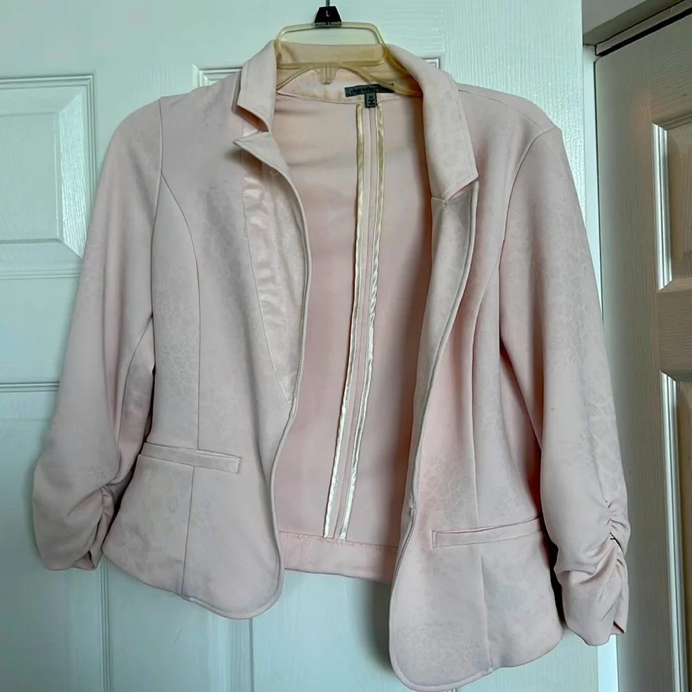 Charlotte Russe blush blazer - Picture 1 of 3
